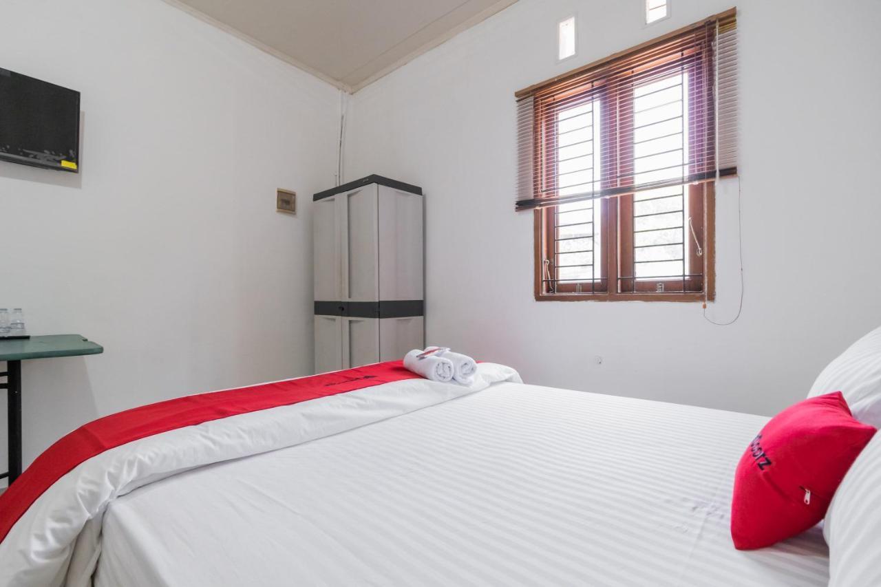 Hotel RedDoorz near Terminal Bubulak Bogor Zewnętrze zdjęcie